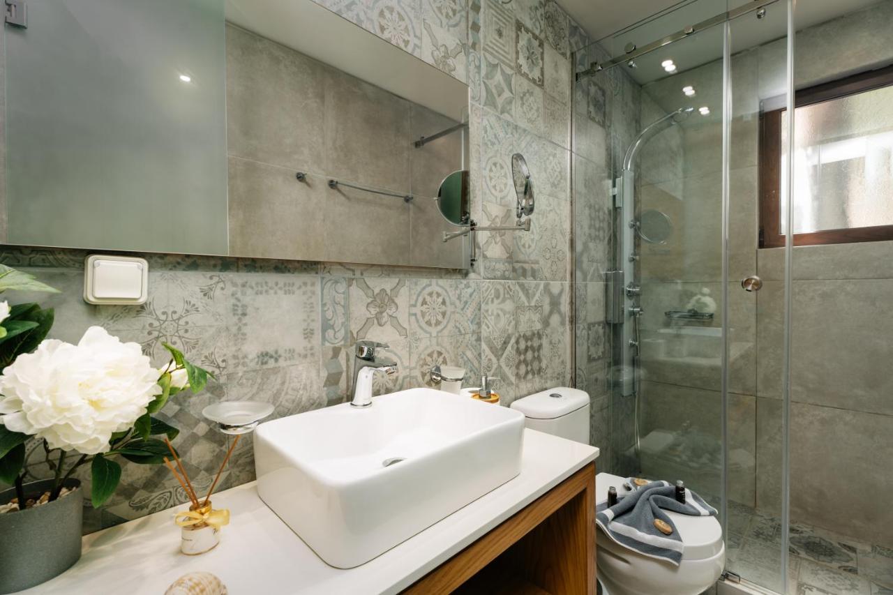 Eumelia Iconic Villa, With Heated Pool & Whirlpool, By Thinkvilla Asi Gonia Luaran gambar